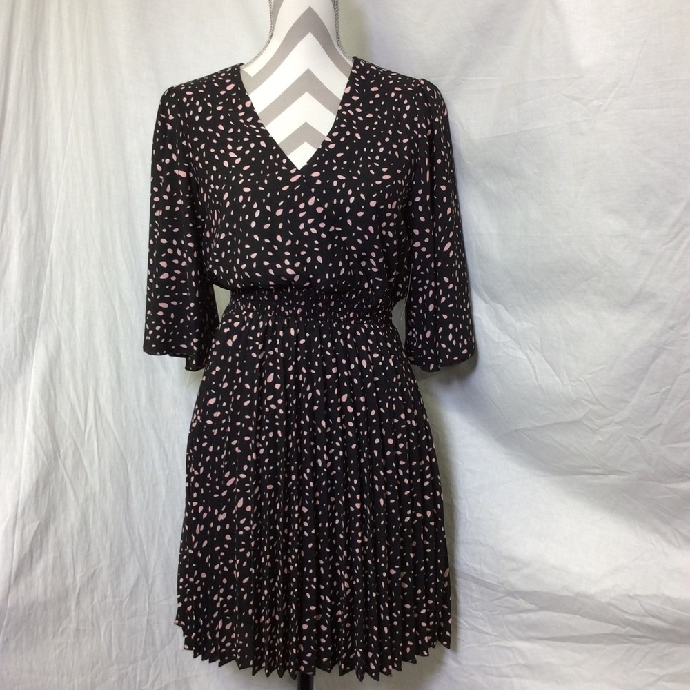 Signify Women’s Black Pink V- Neck Dress NWT